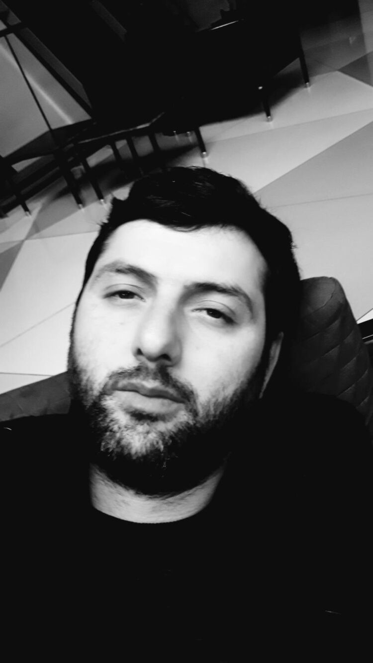  44806665  Niko, 36 ,    