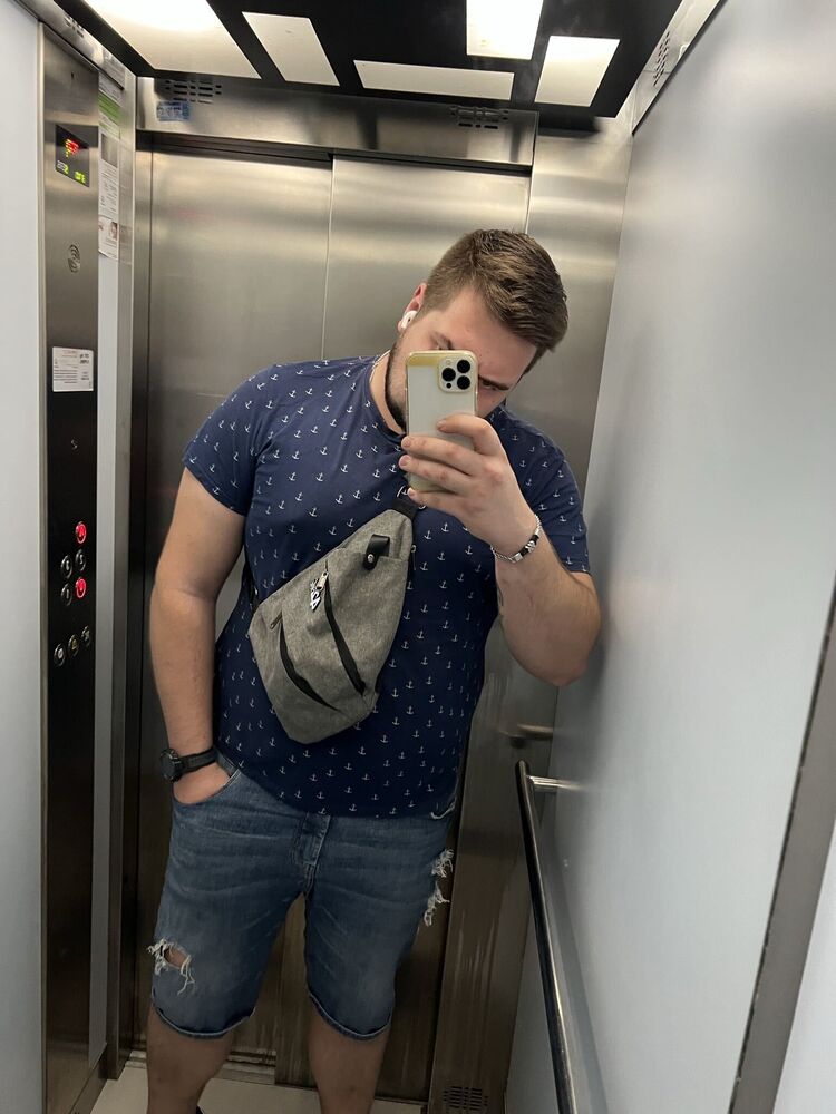  44608825  , 27 ,    