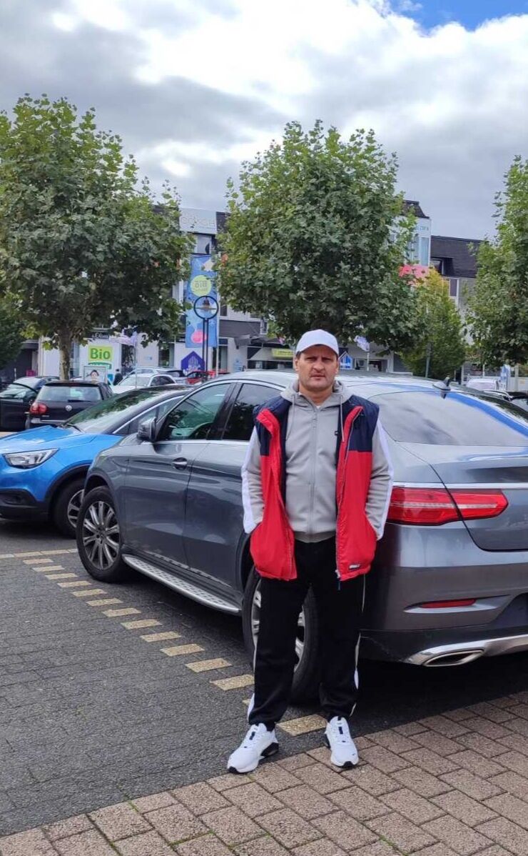  Frankfurt am Main,   , 43 ,   ,   