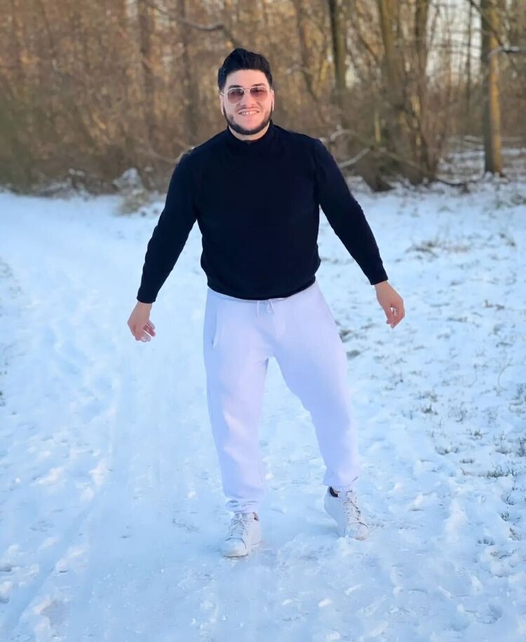 ���� 50041485 ������� Elchin, 28 ���, ���� ���������� � Veendam