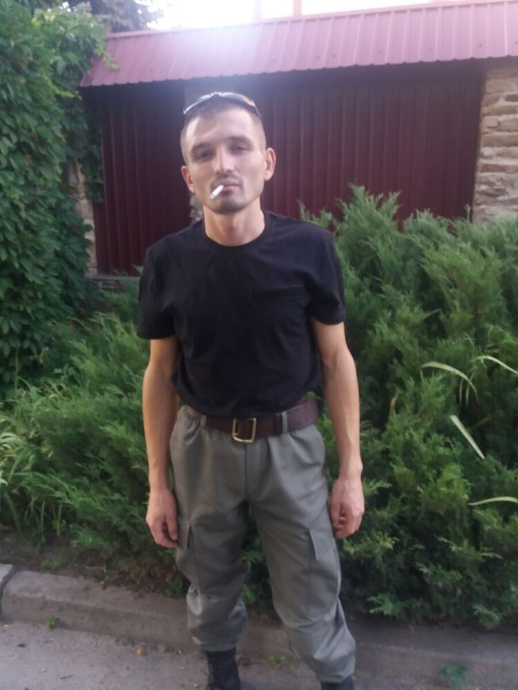  ,   Viktor, 32 ,   ,   , c 