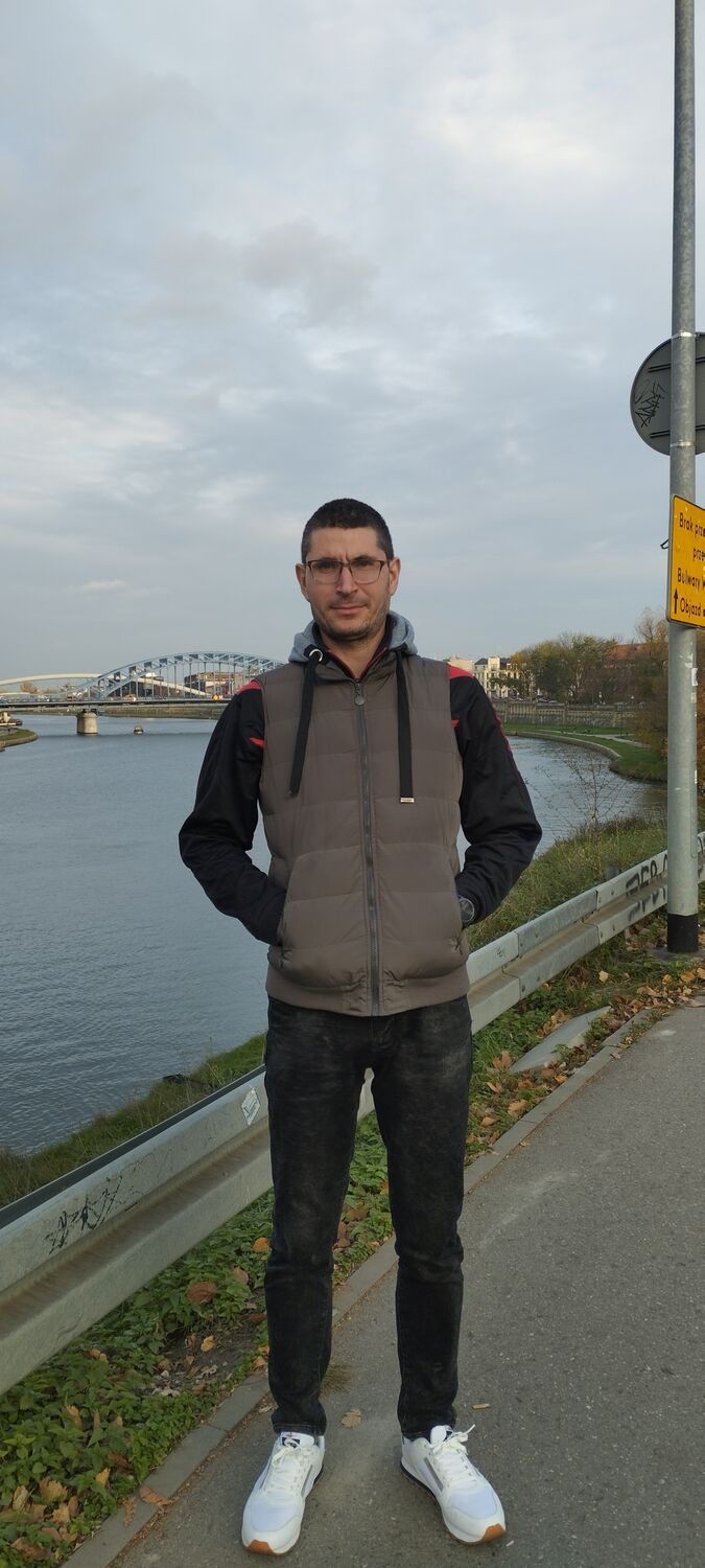 ,   Vergiliu, 32 ,     , c 