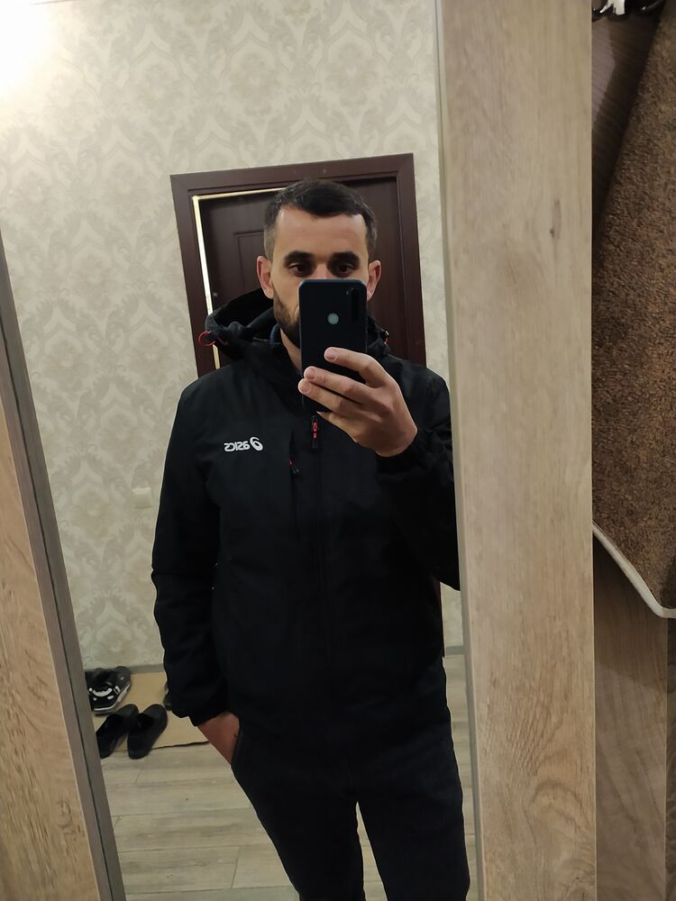  42283745  Artur, 32 ,    