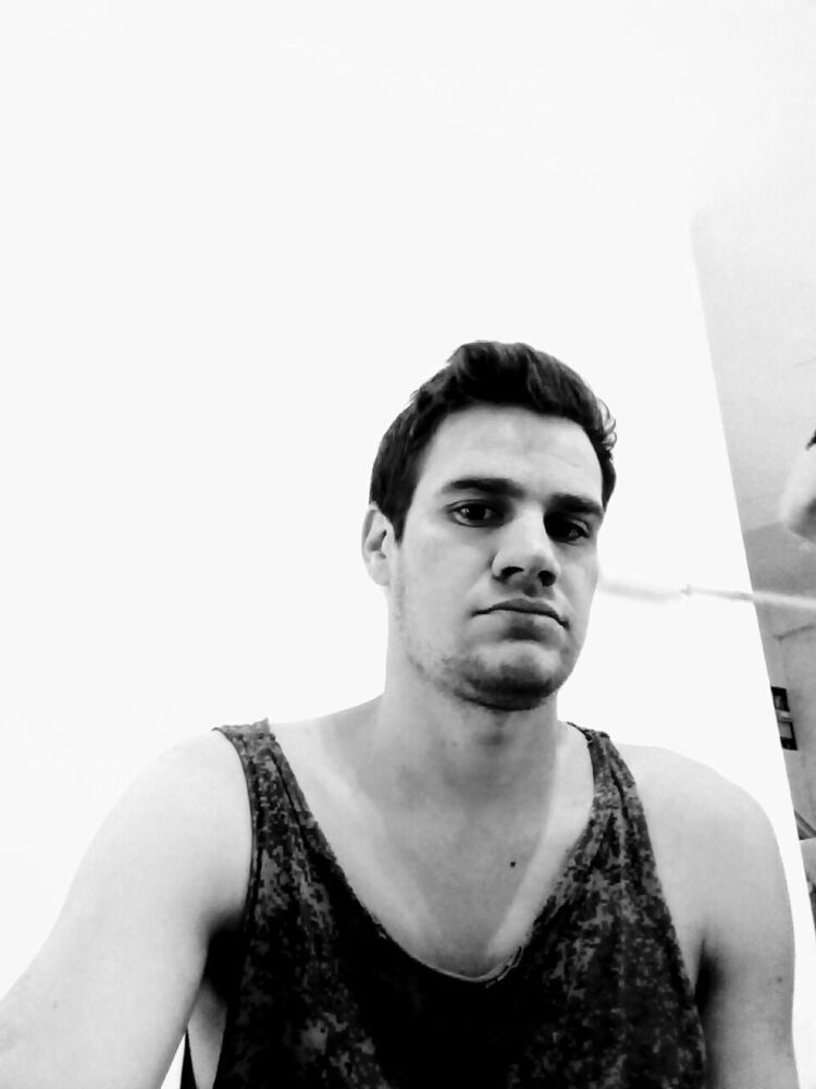  52670325  Anatoli, 32 ,    