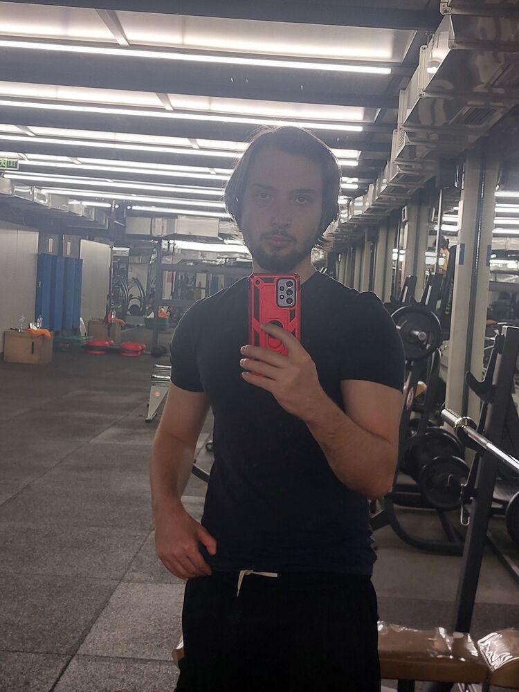  54592755  Nikoloz, 23 ,    