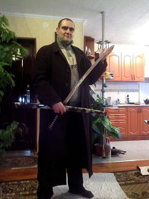  14933875  Artur, 48 ,    