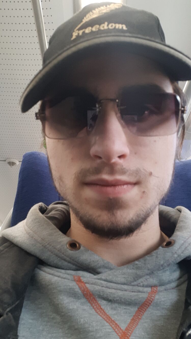  52834245  , 19 ,    