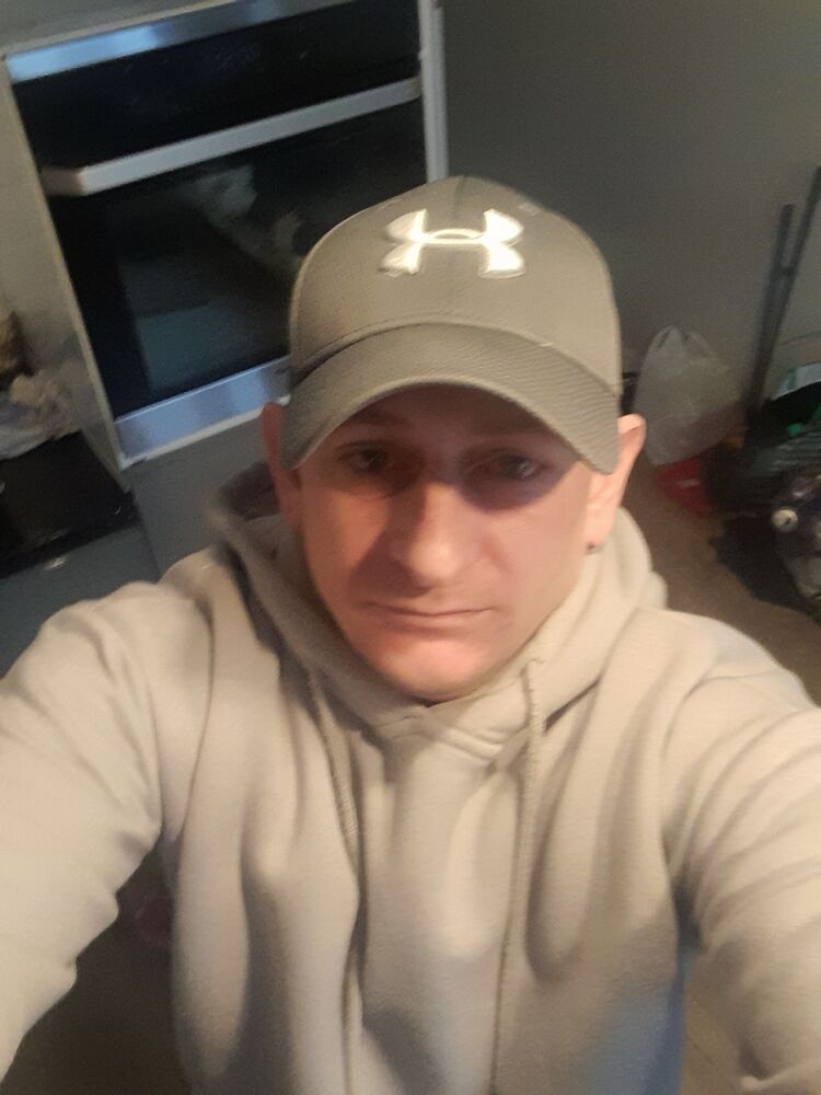  ,   Maksym, 40 ,   ,   , c , 