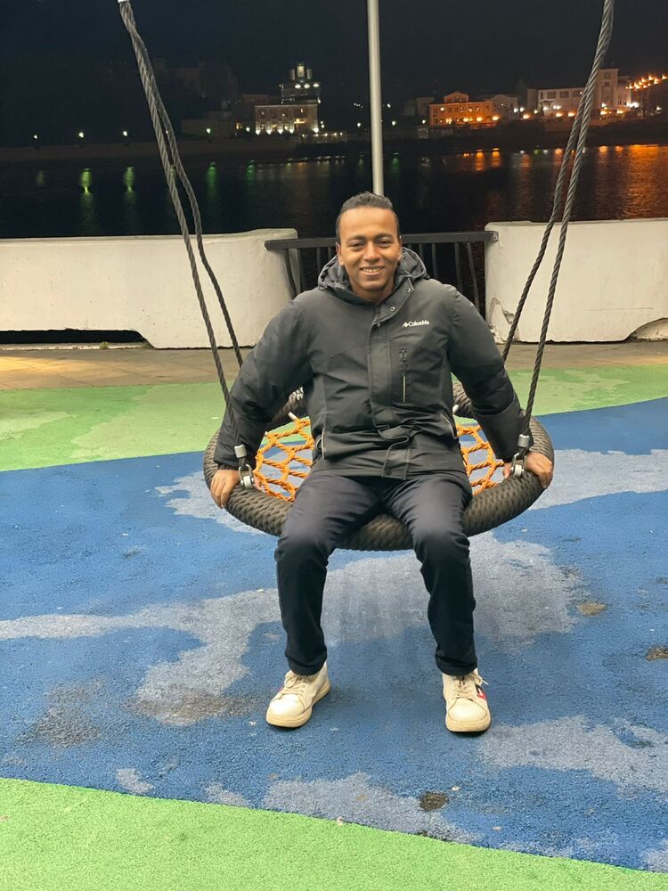  24291725  Zeyad, 29 ,    