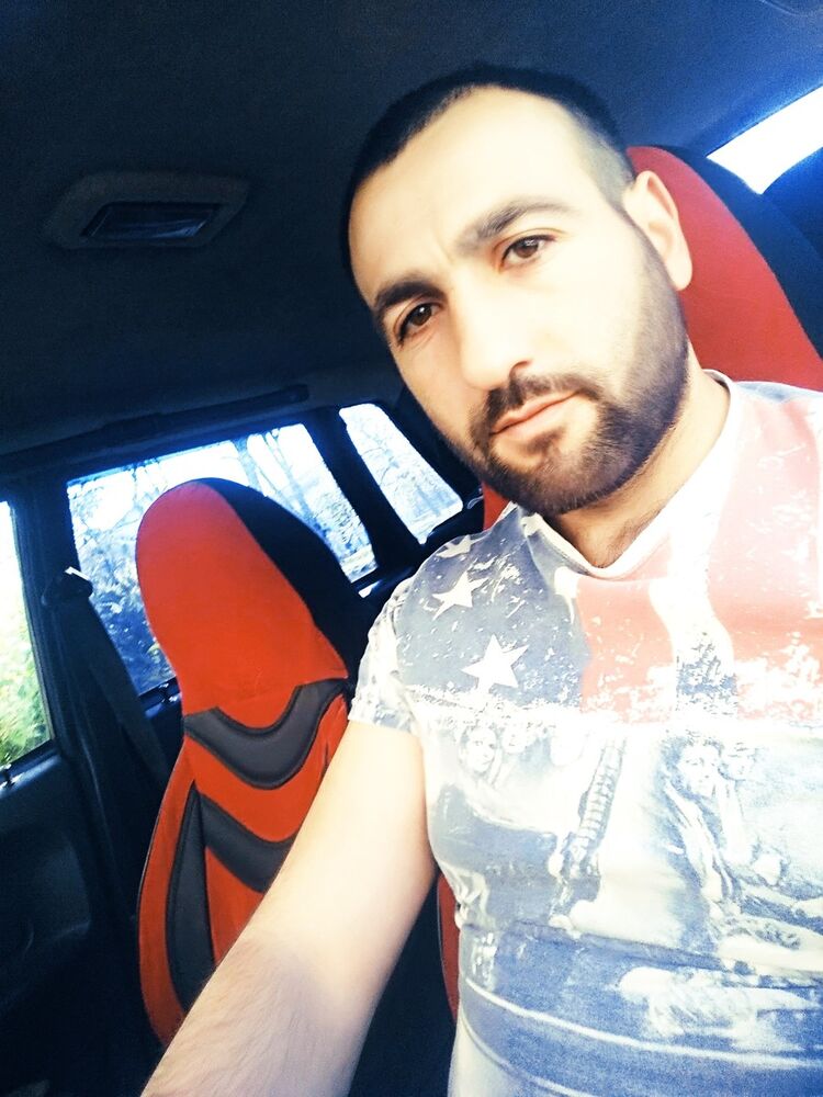  ,   Taron, 35 ,   , 