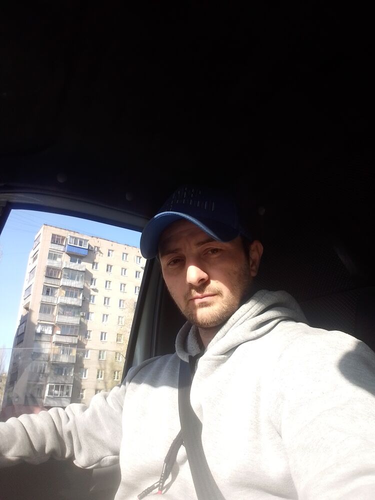  50738565  Yusif, 35 ,    