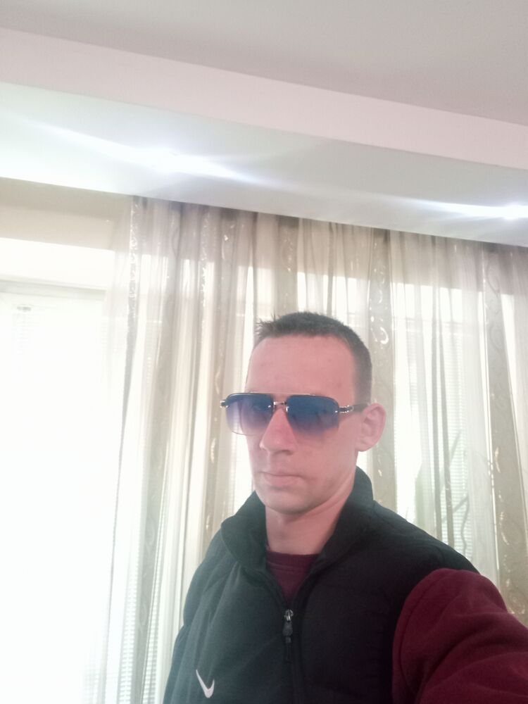  44338905  , 33 ,    
