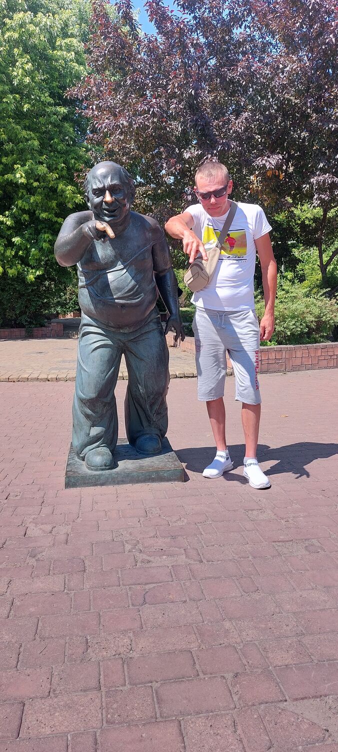  27668115  Dimson, 42 ,    