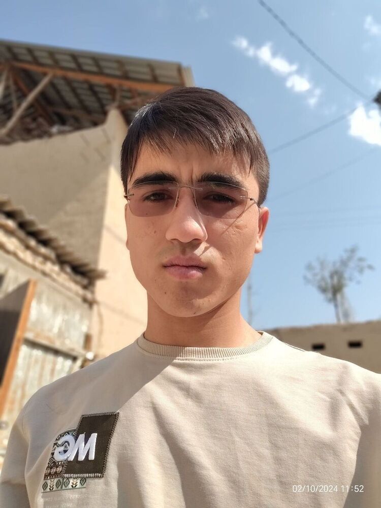  54120565  Bashir, 22 ,    