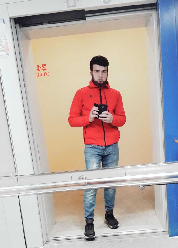  36504285  Aliakbar, 29 ,    
