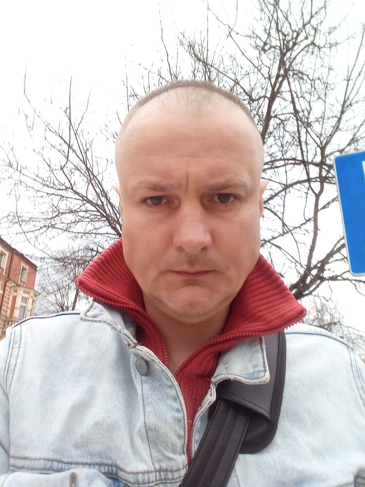  26062795  Oleg, 39 ,    