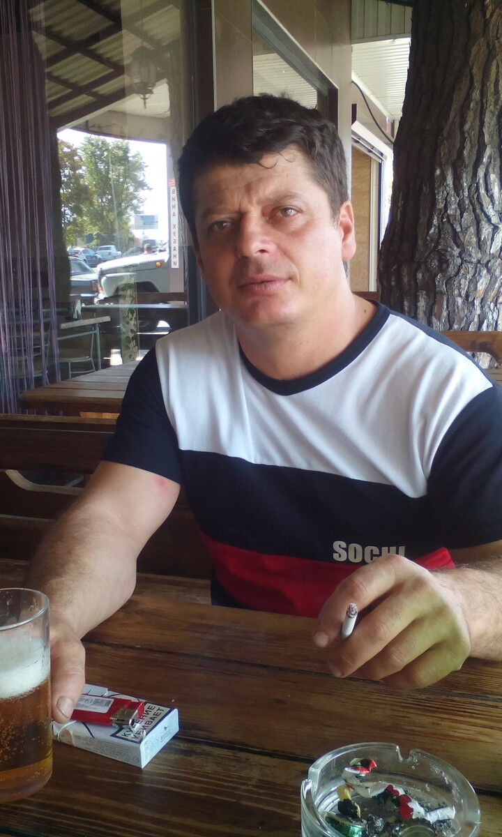  ,   Artur, 48 ,   ,   , c 