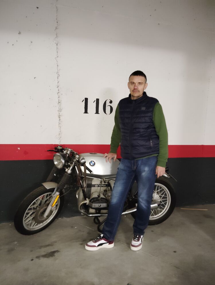  51120295  Andriy, 40 ,    Alcobendas