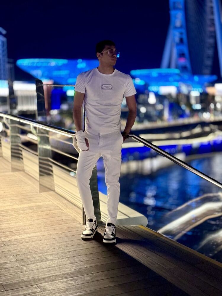  45008075  David, 23 ,    