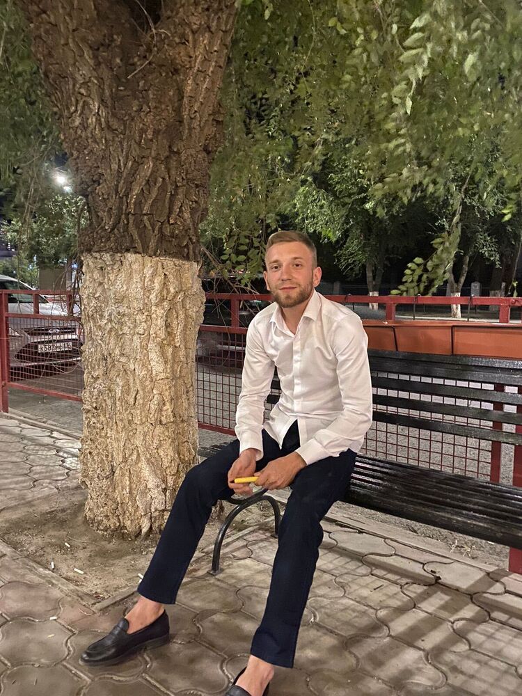  30137245  Rustam, 25 ,    