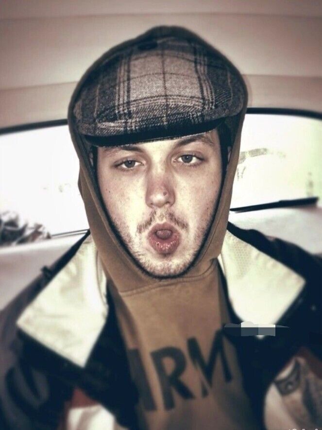  35277885  Pavel, 35 ,    