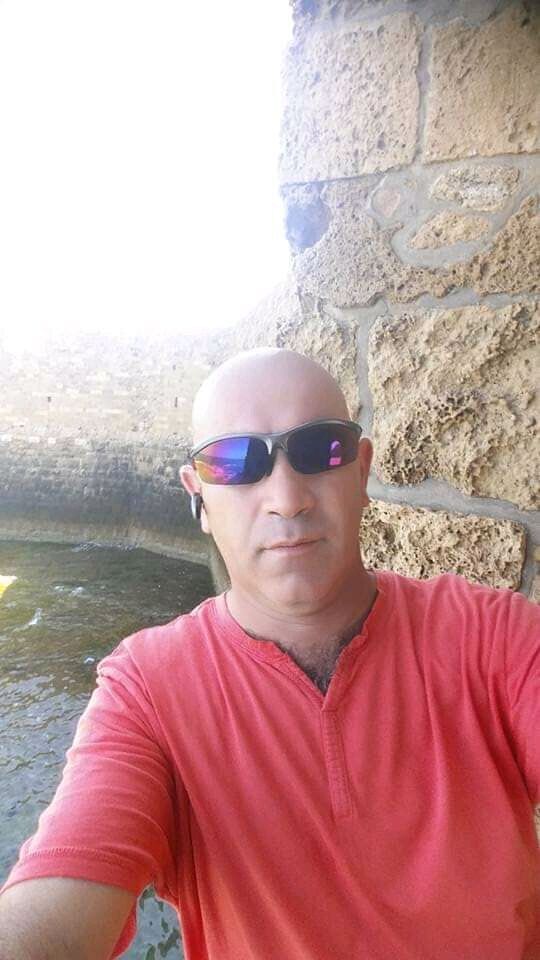  22776285  Adi, 51 ,    