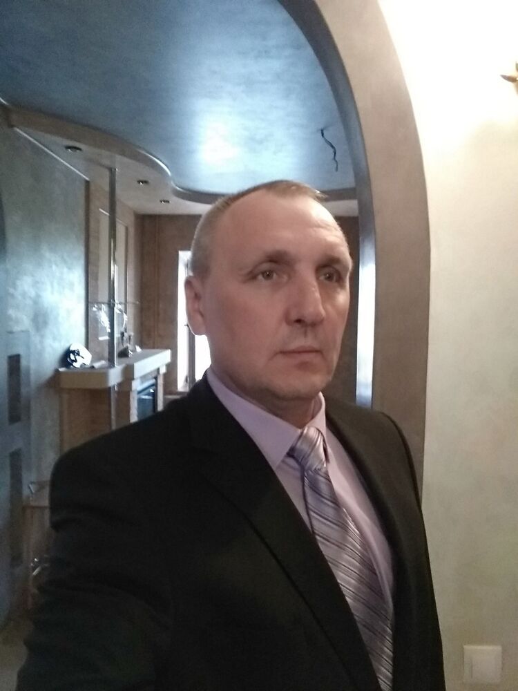  19803045  Vladimir, 54 ,    