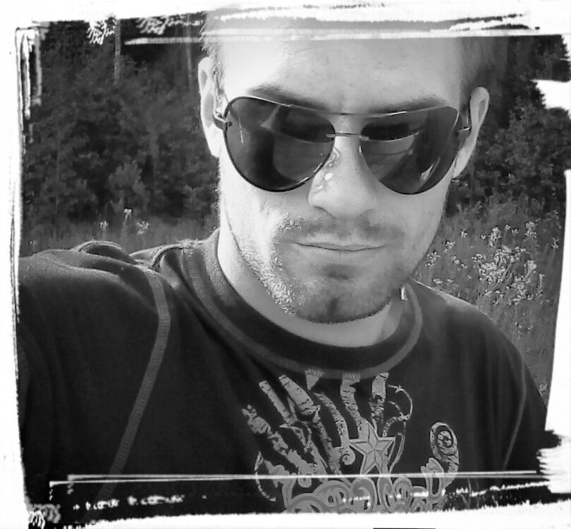  11345345  Roman, 28 ,    