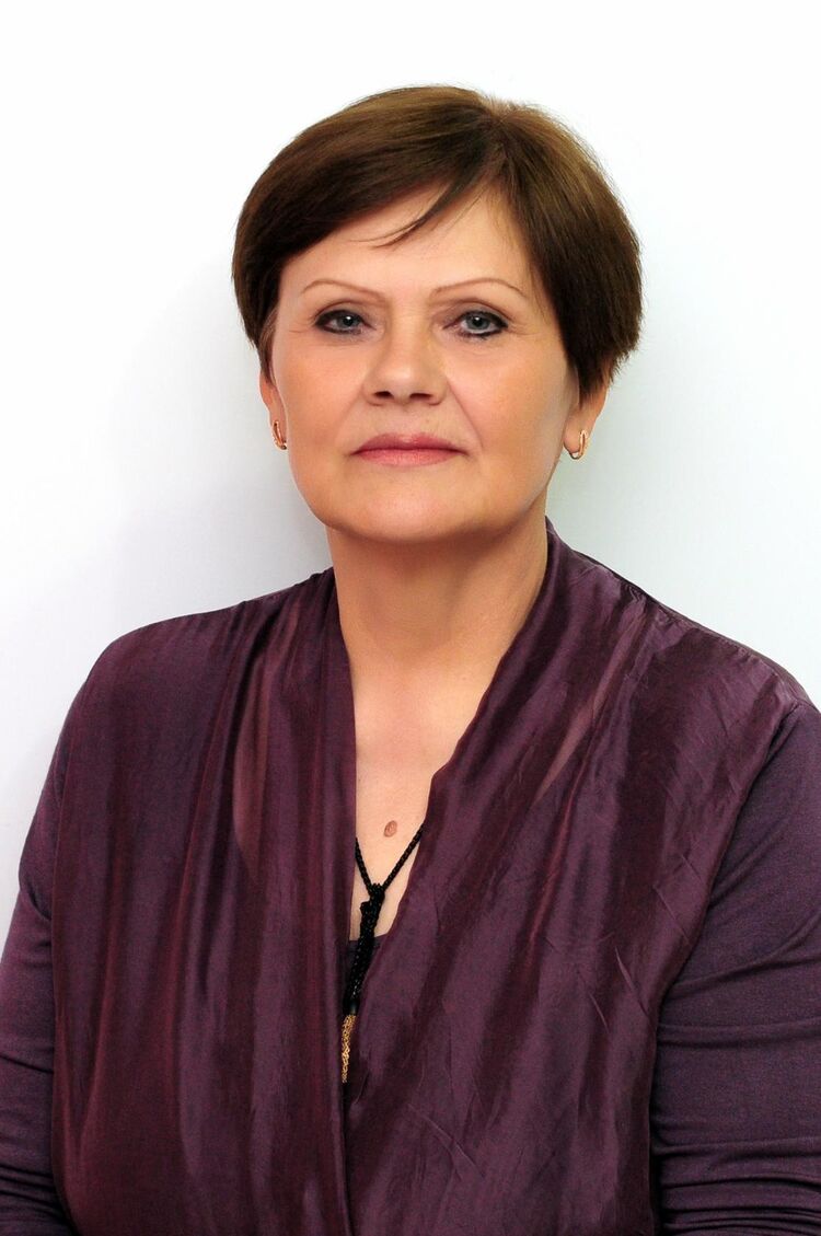  42196865  Claudia, 68 ,    