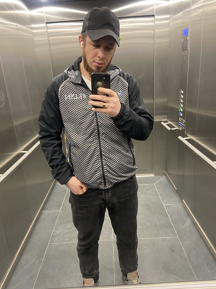  31803795  , 28 ,    