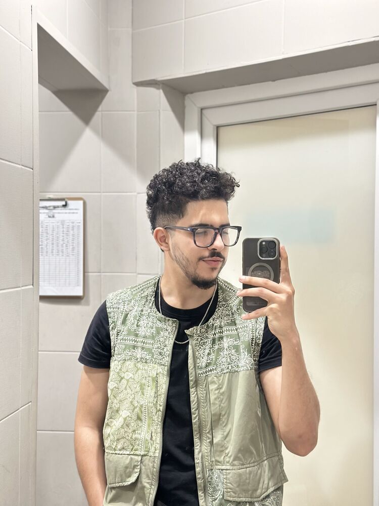  52998755  Abdou, 22 ,    Palais-Bourbon