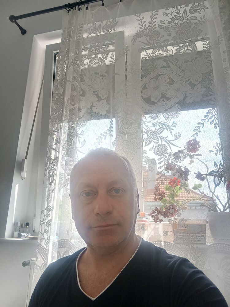  43993425  Alex, 47 ,    