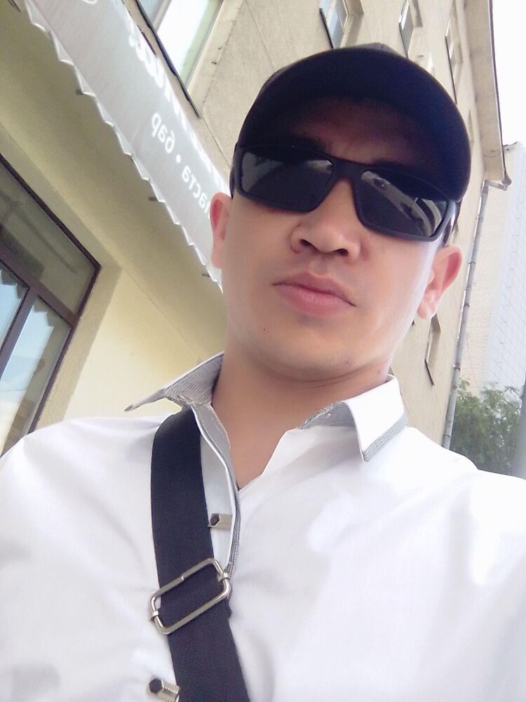  44977775  Pavel, 30 ,    