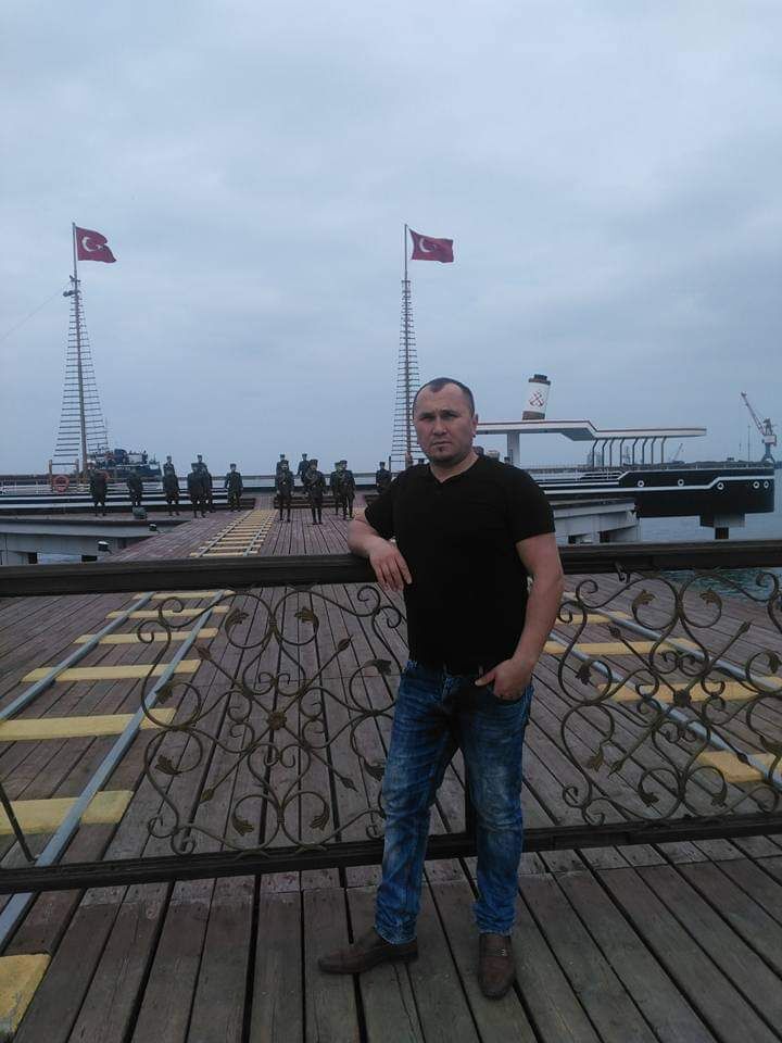 40626445  Tuncay, 40 ,    