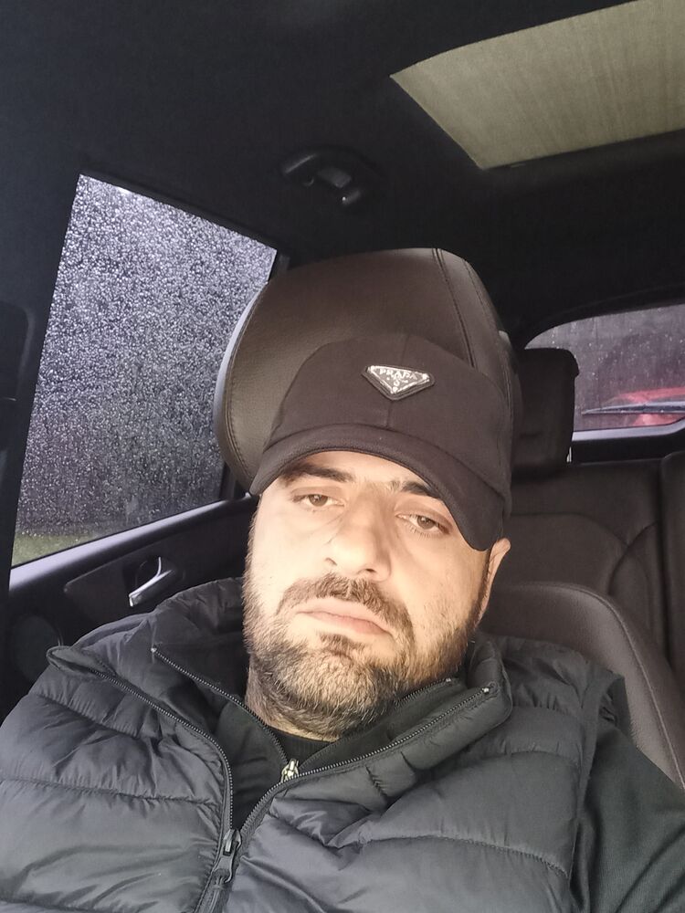  37408845  Gio, 38 ,    