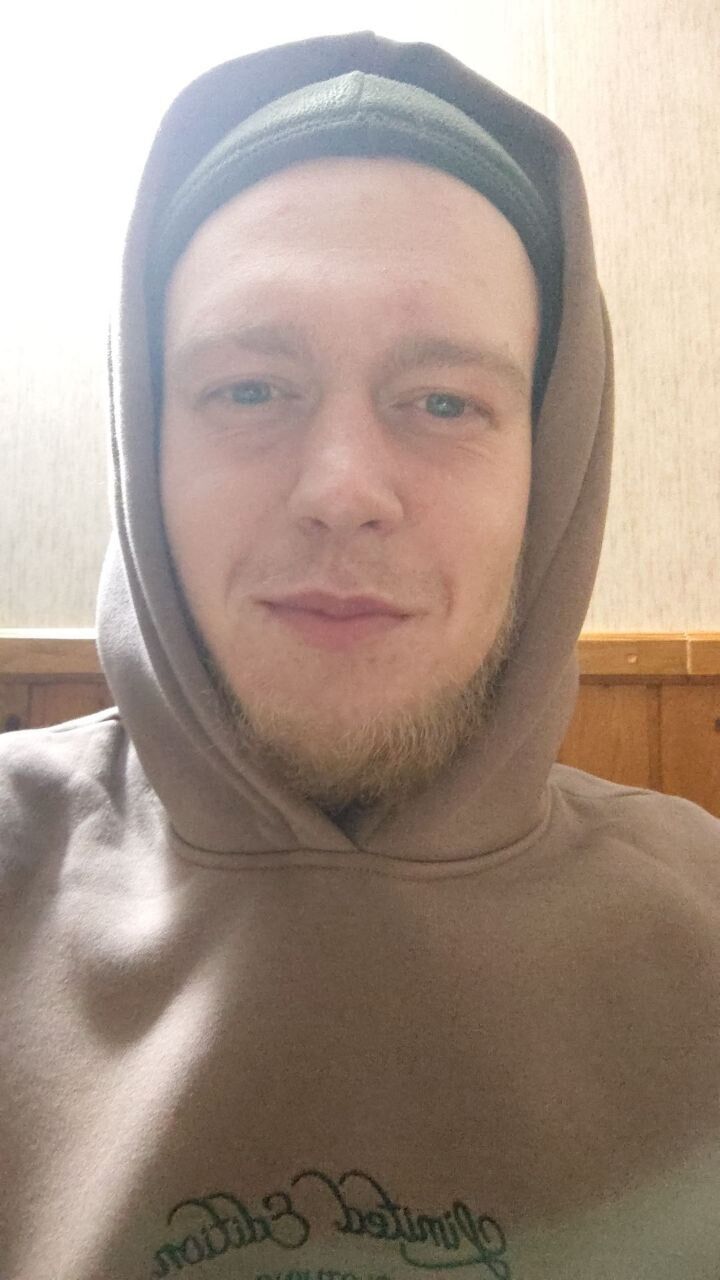  31164275  Andy, 25 ,    