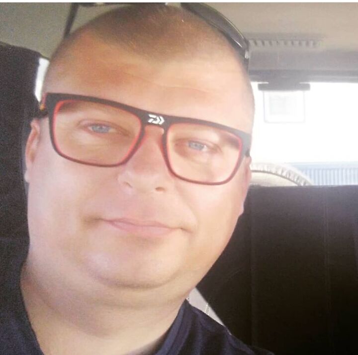  31568695  , 42 ,    
