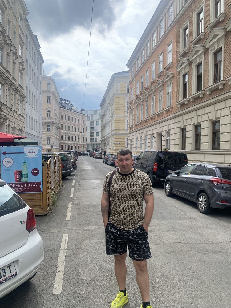  ,   Victor, 37 ,   ,   , c 