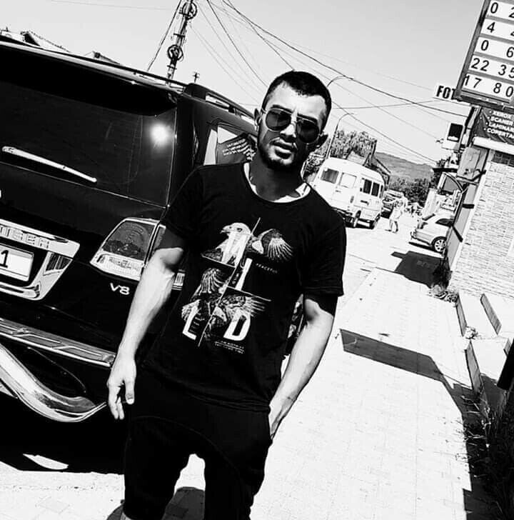  54468465  King, 27 ,    