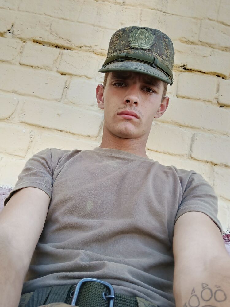  44337005  Ilya, 23 ,    