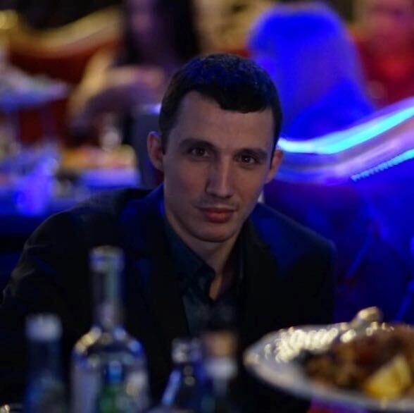  38230615  Andrei, 34 ,    