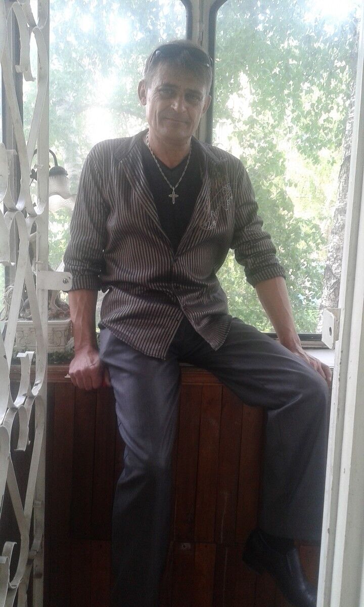  18359705  Petr, 58 ,    -