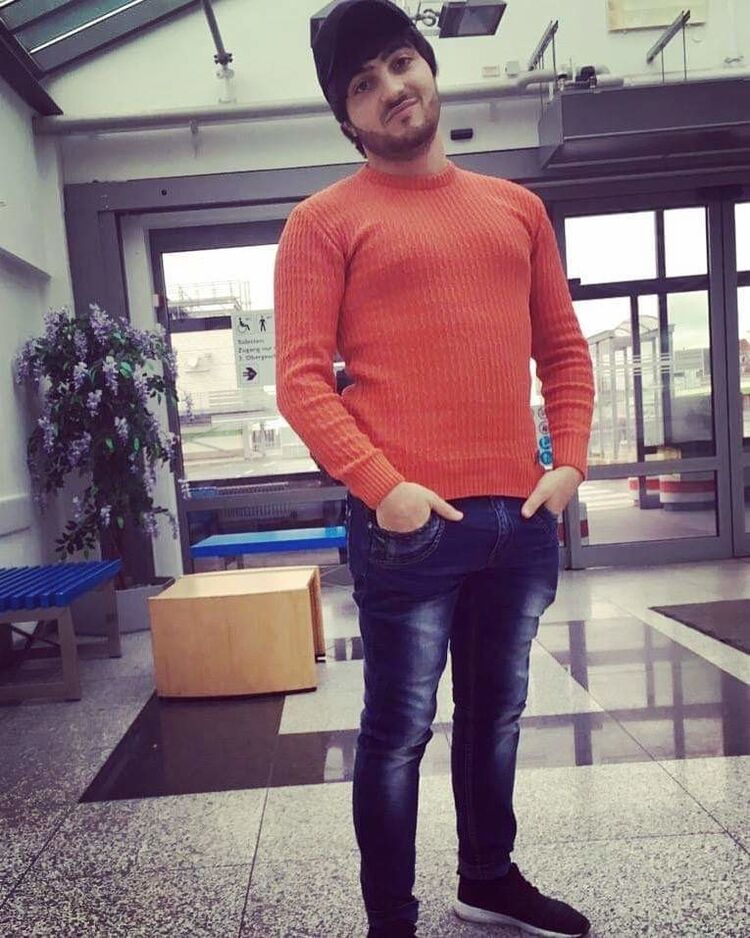  ,   Felix, 32 ,   ,   , c 