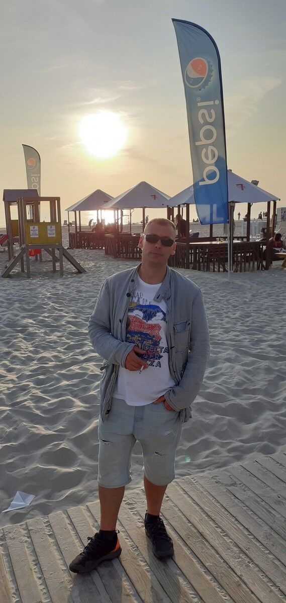  19032195  ANDREY, 43 ,    