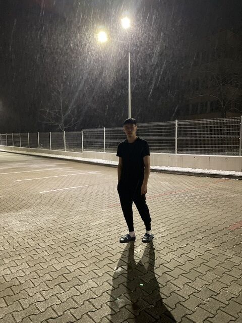  36959605  Erko, 24 ,    