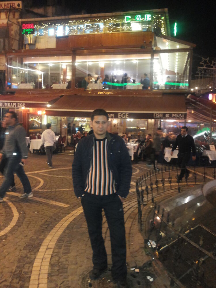  5712565  Sharof, 40 ,    