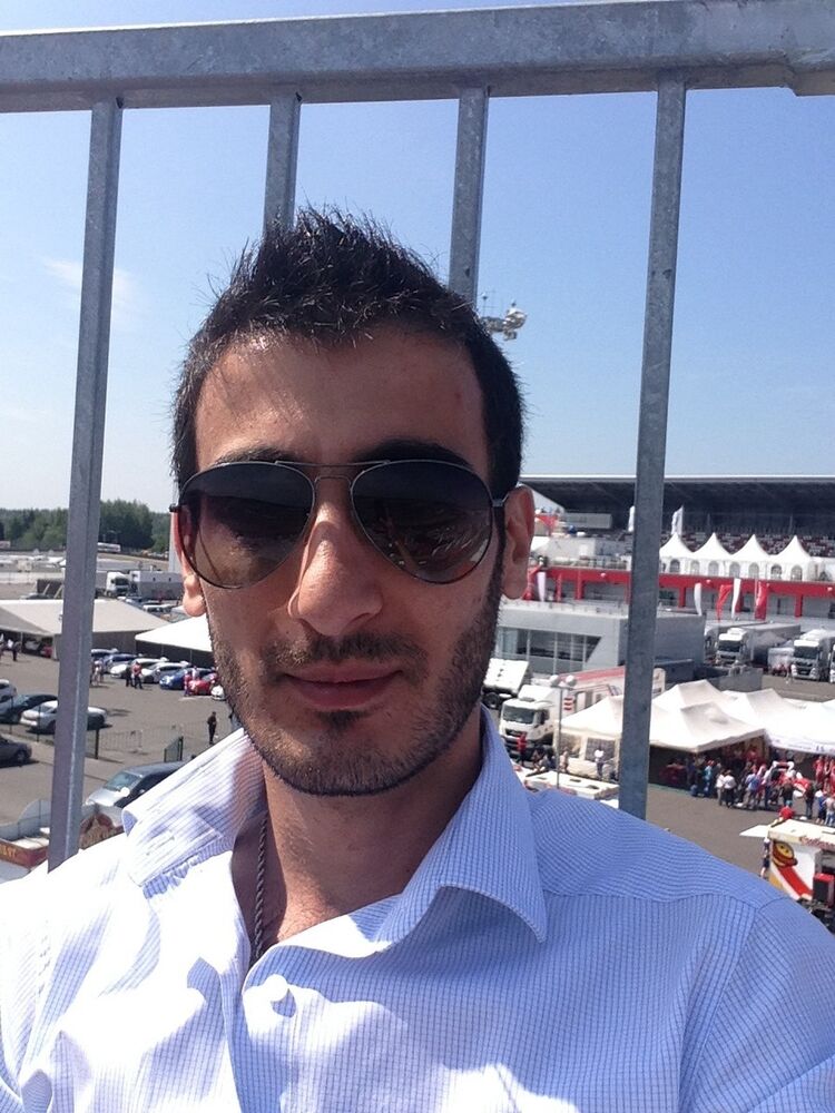  11052505  Hayk, 39 ,    