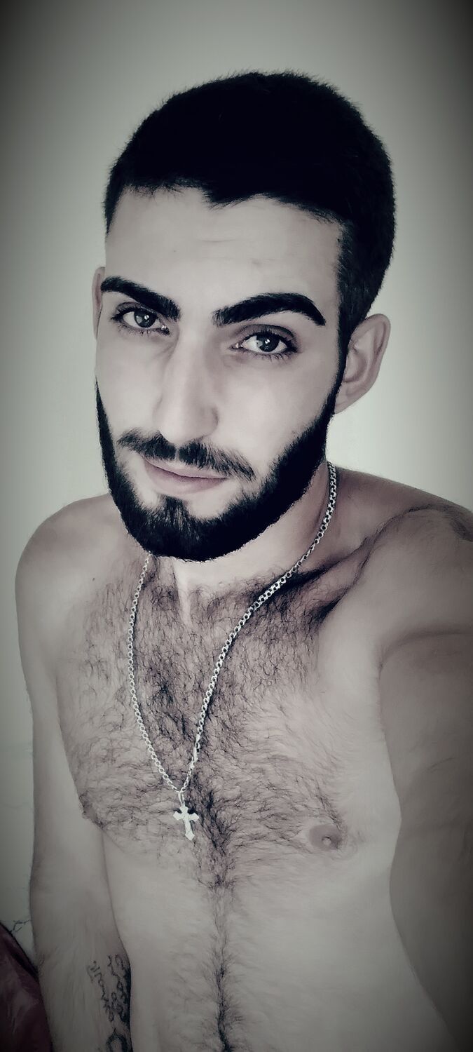  23743275  Koba, 26 ,    