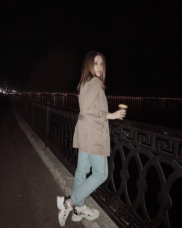  18522505  , 31 ,    