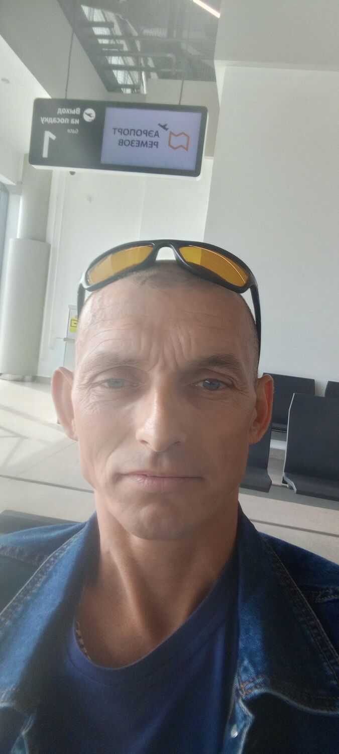  53328645  Yury, 38 ,    